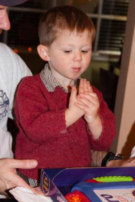 Telling MeMaw & Aunt Sean thank you for his birthday present in toddler sign language.
